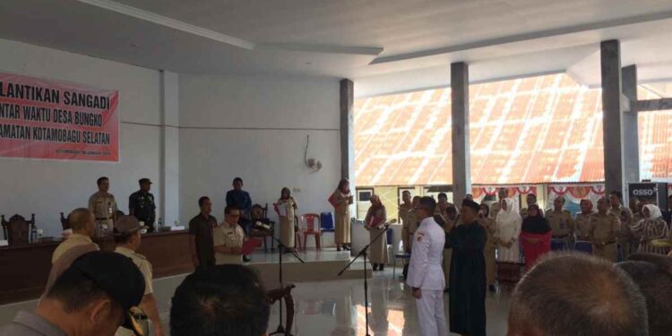 Wawali Lantik Sangadi Antar Waktu Desa Bungko