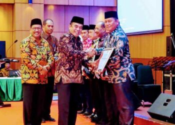 Kembangkan Pendidikan Agama dan Keagamaan, Bupati Bolsel Terima Penghargaan dari Kemenag