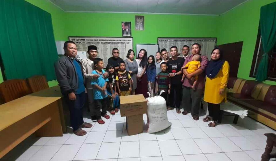 Program Rutin Bulanan, Remaja Masjid dan Pemuda Tanoyan Selatan Berbagi di Panti Asuhan Pononiungan