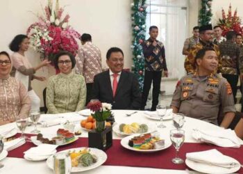 Dipimpin Walikota, Rombongan Pemkot Lakukan Safari Natal