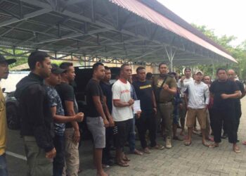 Tuntut Sahaya Diganti, Puluhan Satpol PP Kotamobagu Demo di DPRD