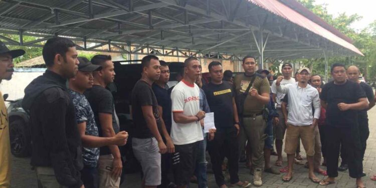 Tuntut Sahaya Diganti, Puluhan Satpol PP Kotamobagu Demo di DPRD