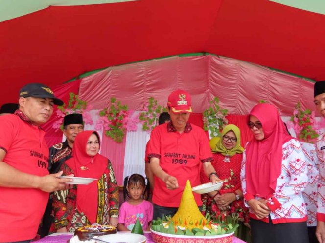 
HUT dan Reuni SMPN Momalia, Bupati Ucapkan Terima Kasih untuk Guru