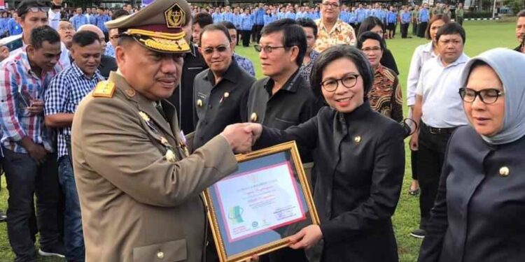 Bupati Yasti Terima Piagam Penghargaan Pembina K3 Terbaik