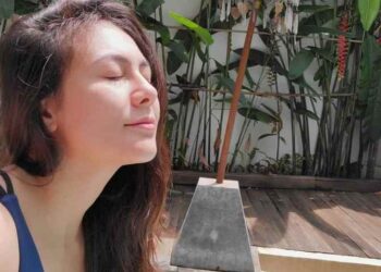 Cegah Corona, Rentetan Artis Ini Punya Cara Kreatif Saat Berjemur