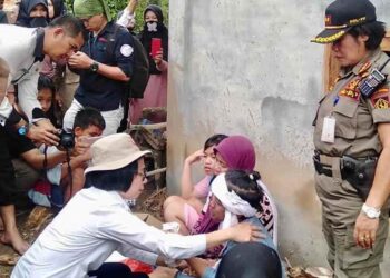 Bupati Yasti Langsung ke Domisil dan Pangi Temui Korban Banjir Bandang