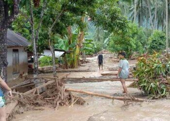 Banjir Bandang di Desa Pangi Timur, 2 Rumah Hanyut, Puluhan Terdampak. Ini Foto-fotonya!