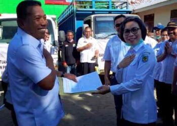 Apresiasi Semua Bantuan untuk Bencana di Kecamatan Sangtombolang, Bupati Yasti Serahkan Bantuan ke Bolmut