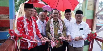 Dirjen PPMD Kemendes PDTT Resmikan PIID-PEL Transpatoa Ocean Park Bolsel, Didampingi Bupati, Wabup dan Ketua DPRD