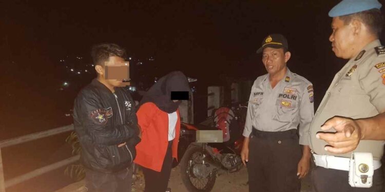 Kedapatan Berduaan di Puncak Pekuburan China, Sepasang Remaja Asal Upai dan Poyowa Besar Diberi Pembinaan oleh Polisi