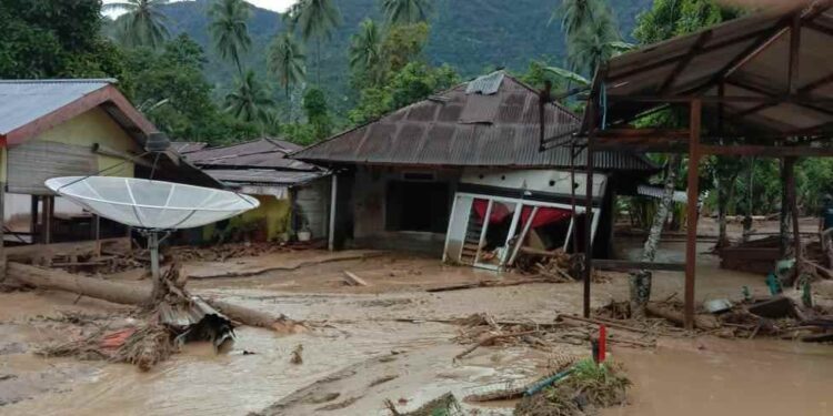 Banyak Rumah di Bolmong dan Bolmut Rusak Diterjang Banjir. Lihat Foto-fotonya!