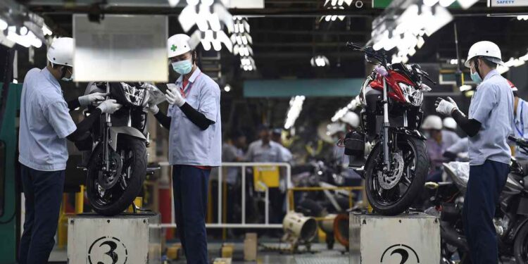 Yamaha Hentikan Produksi Akibat Kekurangan Bahan Baku