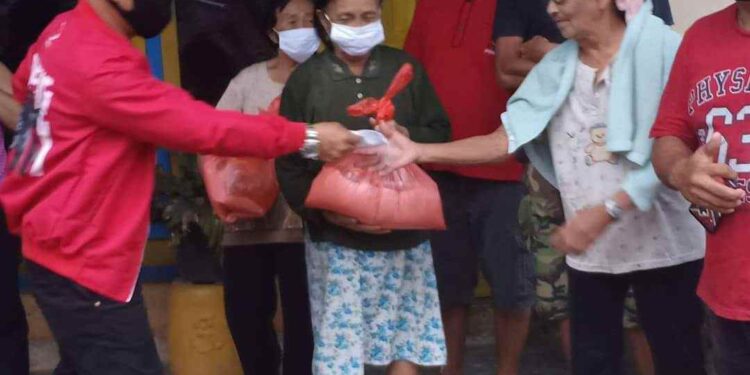 WelKom Turun Langsung Berbagi Bapok untuk Warga Kurang Mampu dan Lansia Terdampak Covid-19