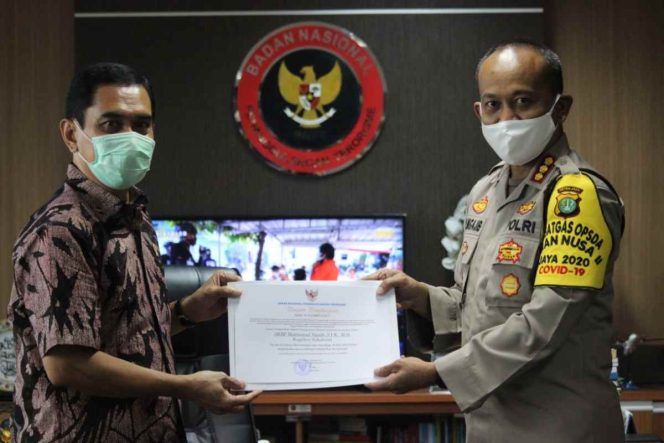 
7 Bulan Lakukan Pembinaan pada Anak Terpapar Paham Radikalisme, Kombes Ngajib dan Kombes Arif Diganjar Penghargaan