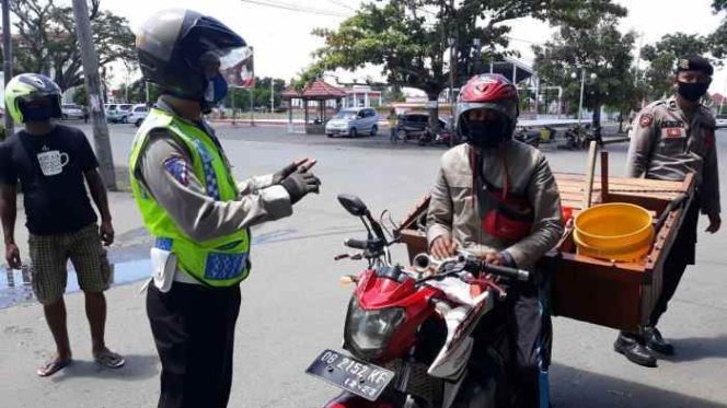 
 Satlantas Polres Bolsel Gelar Operasi Kelengkapan Surat Kendaraan