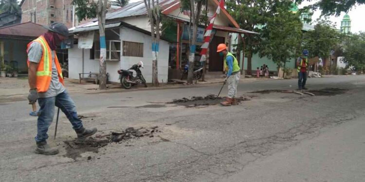 PUPR Kotamobagu Lakukan Pemeliharaan Jalan dan Jembatan