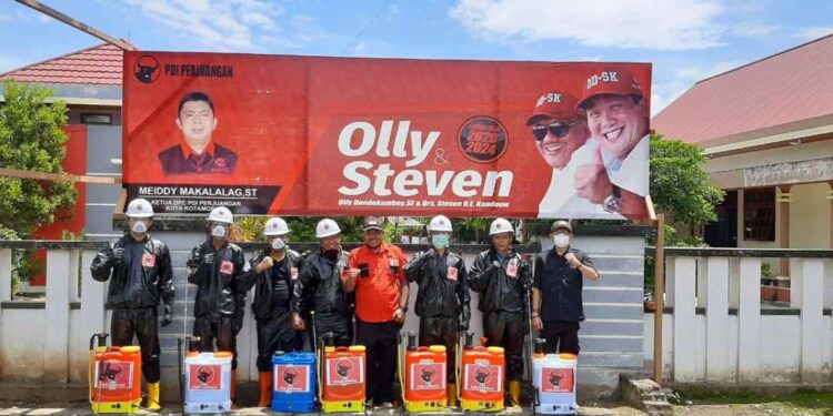 Mekal Kerahkan Timsus PDI Perjuangan Kotamobagu Semprot Disinfektan di Pemukiman Warga