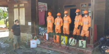 Tempat Umum dan Rumah Warga di Torosik Disemprot Disinfektan