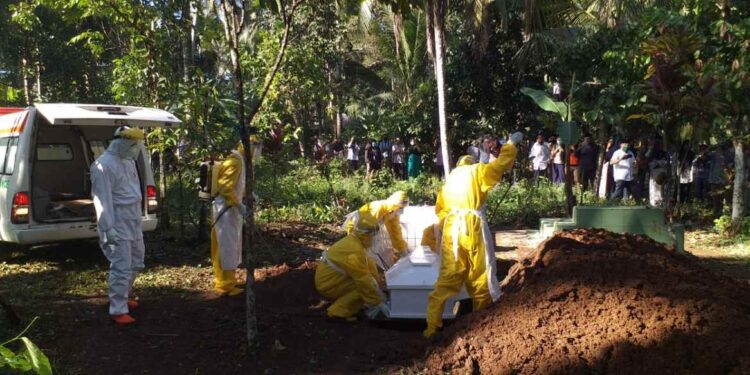 Banyak Riwayat Penyakit, PDP Asal Desa Passi 1 Dimakamkan Sesuai Protokol Covid-19