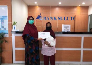Peduli Dampak Pandemi Covid-19, Bank SulutGo Cabang Molibagu Berbagi Sembako untuk Pensiunan