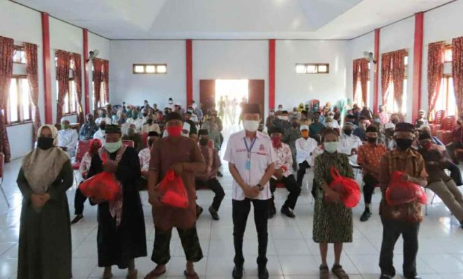 
Pemda Bolsel Kembali Salurkan Bantuan Sembako, Kali Ini Diserahkan Pada Pemuka Agama