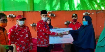 Bupati Bolsel Serahkan BST untuk 4.281 KPM   