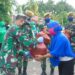 Batalyon Armed 19/105 Trk Bagikan Sembako dan Zakat Fitrah untuk Warga Lolak Terdampak Covid-19 Lewat Kegiatan Baksos