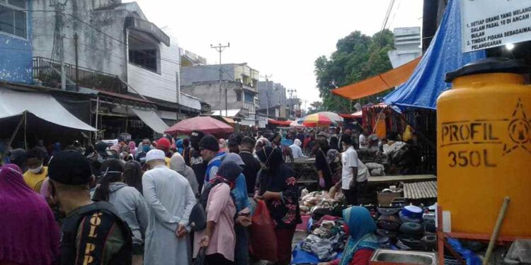 H-1 Idul Fitri, Warga Kotamobagu Padati Pasar dan Pusat Belanja