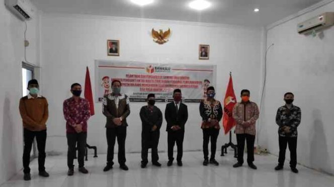 
 Ketua Bawaslu RI Lantik Rolis Hasan Sebagai Bawaslu Bolsel