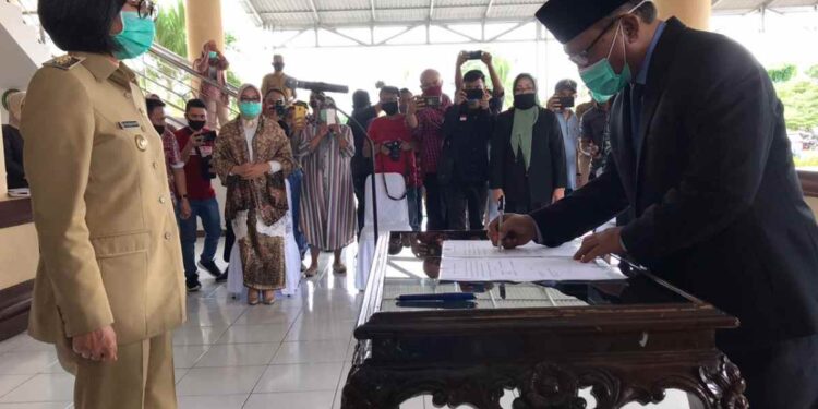 Bupati Lantik Dirut PDAM Bolmong dan Pejabat Eselon III