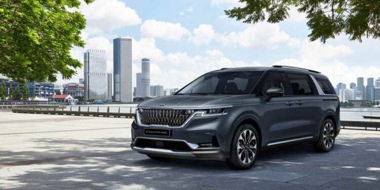 Kia Carnival 2021 Kompetitor Kijang Innova
