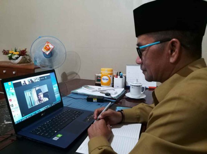 
Kepala Kemenag Bolmong Rapat Virtual dengan Kakanwil, Bahas Kepatuhan ASN Pada Aturan dan Maksimalkan Sistem Pengendalian Internal   