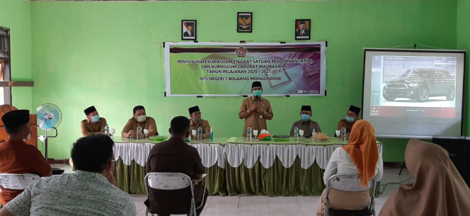 
Kakanwil Kemenag Sulut Tegaskan Mata Pelajaran PAI dan Bahasa Arab tak Pernah Dihapus