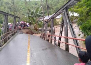 Kepala Desa Bakida Diduga Hanyut, Banjir dan Longsor di Bolsel, Jembatan ke Gorontalo Putus