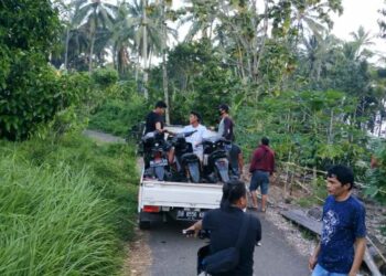Resmob dan Propam Grebek Judi Sabung Ayam di Upai.  Pelaku Lari, 5 Unit Sepeda Motor dan 1 Ekor Ayam Diamankan