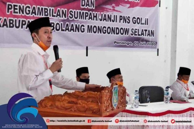 
45 PNS Dilantik dan Diambil Sumpah, Bupati Ingatkan Soal Tanggungjawab Kerja dan Pelayanan pada Masyarakat