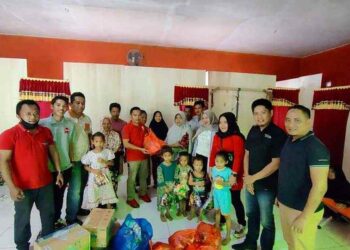 Hari Merdeka, Jurnalis Bolsel Serahkan Bantuan untuk Warga Terdampak Banjir