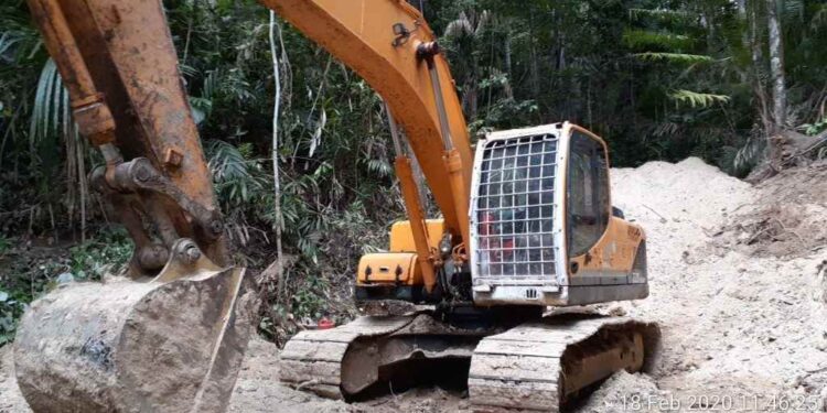 Sidang Kasus Tambang Ilegal di TNBNW Tanoyan Selatan, PH Sampaikan Nota Pembelaan 2 Terdakwa
