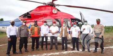 Bupati dan Wabup Bolsel Jemput Rombongan BNPB, Salurkan Bantuan Gunakan Helikopter