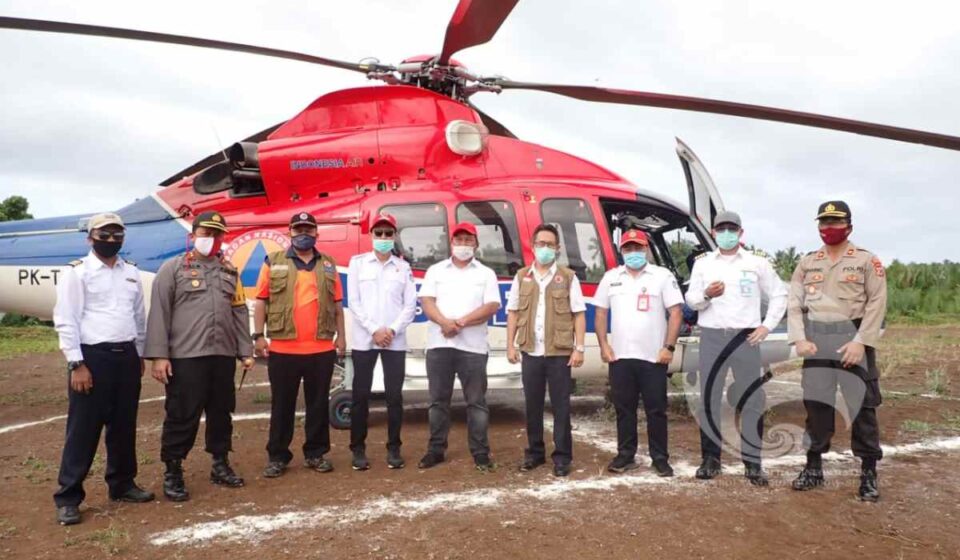 Bupati dan Wabup Bolsel Jemput Rombongan BNPB, Salurkan Bantuan Gunakan Helikopter