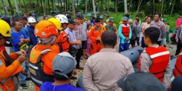 Basarnas Hentikan Pencarian Sangadi Bakida, Keluarga dan Warga Tetap Lanjutkan