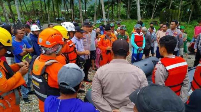 
Basarnas Hentikan Pencarian Sangadi Bakida, Keluarga dan Warga Tetap Lanjutkan