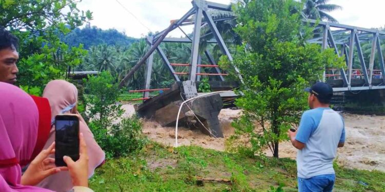 Banjir Kembali Terjadi di Bolsel, Puluhan Rumah Rusak, Satu Jembatan Putus