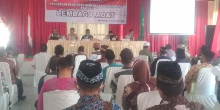 Ranperda Lembaga Adat Diuji Publik