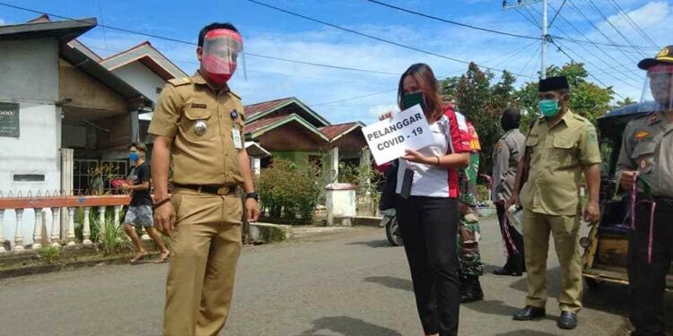Razia Gabungan di Desa Lobong, Tak Pakai Masker Sasaran