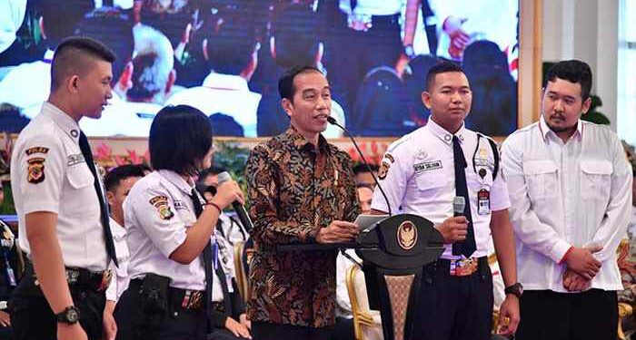 Kapolri Instruksikan Seragam Satpam Diganti Warna Coklat dan Berpangkat