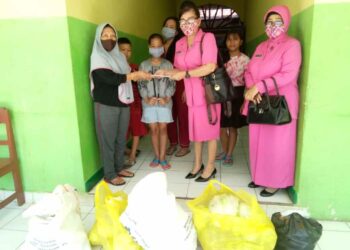 Bhayangkari Lolayan Anjangsana ke Panti Asuhan