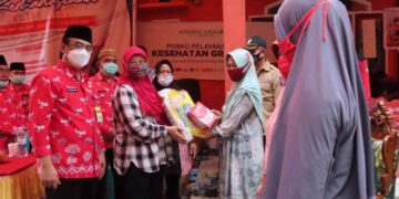 Bantuan Sembako Tahap 5 Diserahkan, Praseno Hadi Ajak Masyarakat Bolsel Patuhi Protokol Kesehatan