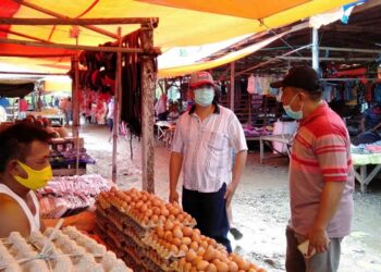 Kunjungi Pasar Soguo, Pjs Bupati Bolsel Imbau Pedagang dan Pembeli Patuhi Protokol Kesehatan
