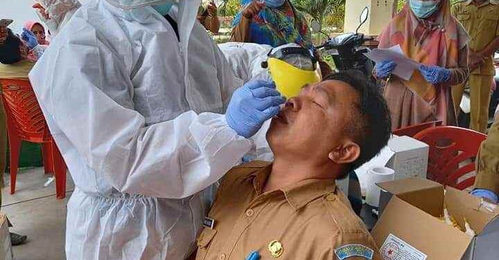 Cegah Penyebaran Covid-19,  BKPSDM SWAB Massal ASN dan Honorer